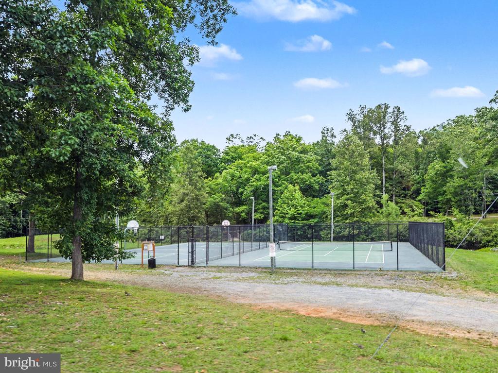 13003 TRAPP DR, SPOTSYLVANIA, Virginia 22551, 3 Bedrooms Bedrooms, ,2 BathroomsBathrooms,Residential,13003 TRAPP DR,VASP2042782 MLS # VASP2042782