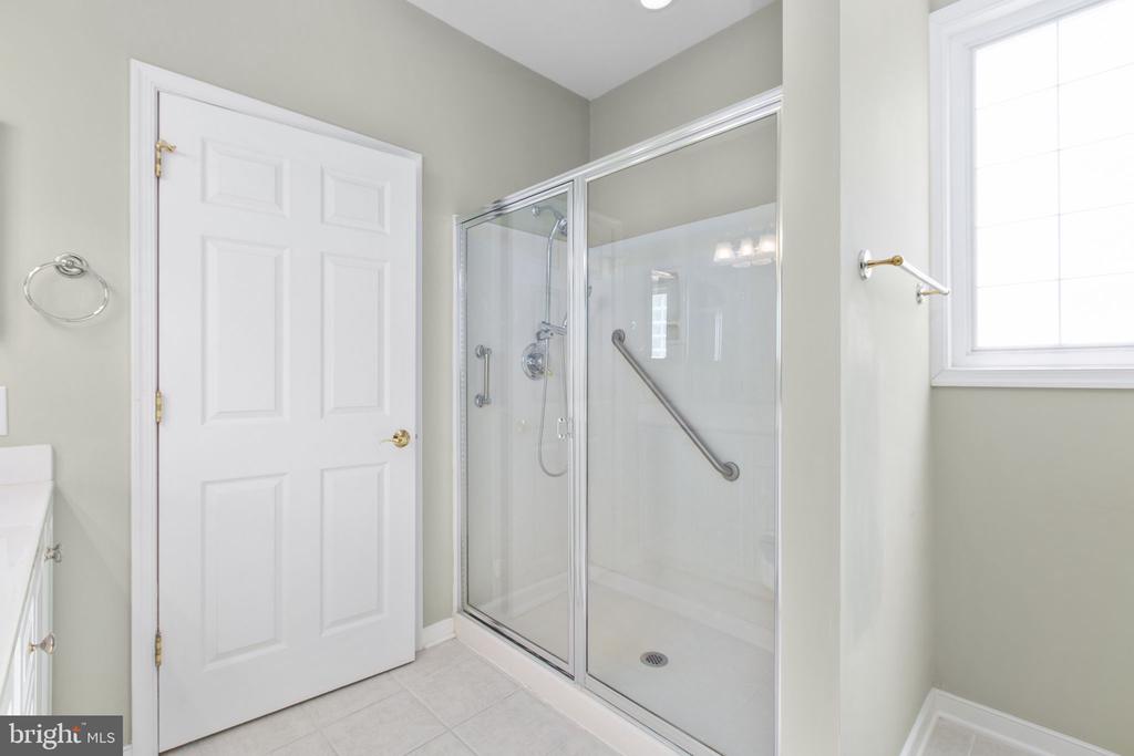 11703 LEGACY WOODS DR, FREDERICKSBURG, Virginia 22407, 4 Bedrooms Bedrooms, ,4 BathroomsBathrooms,Residential,11703 LEGACY WOODS DR,VASP2042798 MLS # VASP2042798