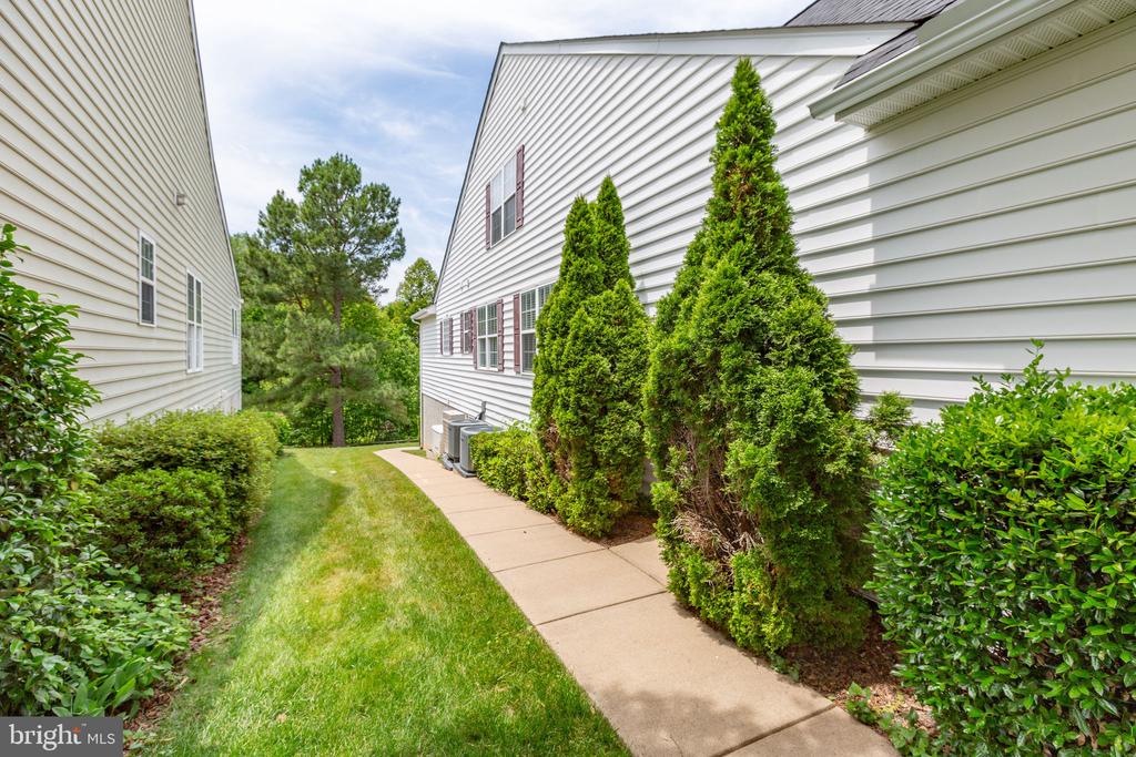 11703 LEGACY WOODS DR, FREDERICKSBURG, Virginia 22407, 4 Bedrooms Bedrooms, ,4 BathroomsBathrooms,Residential,11703 LEGACY WOODS DR,VASP2042798 MLS # VASP2042798