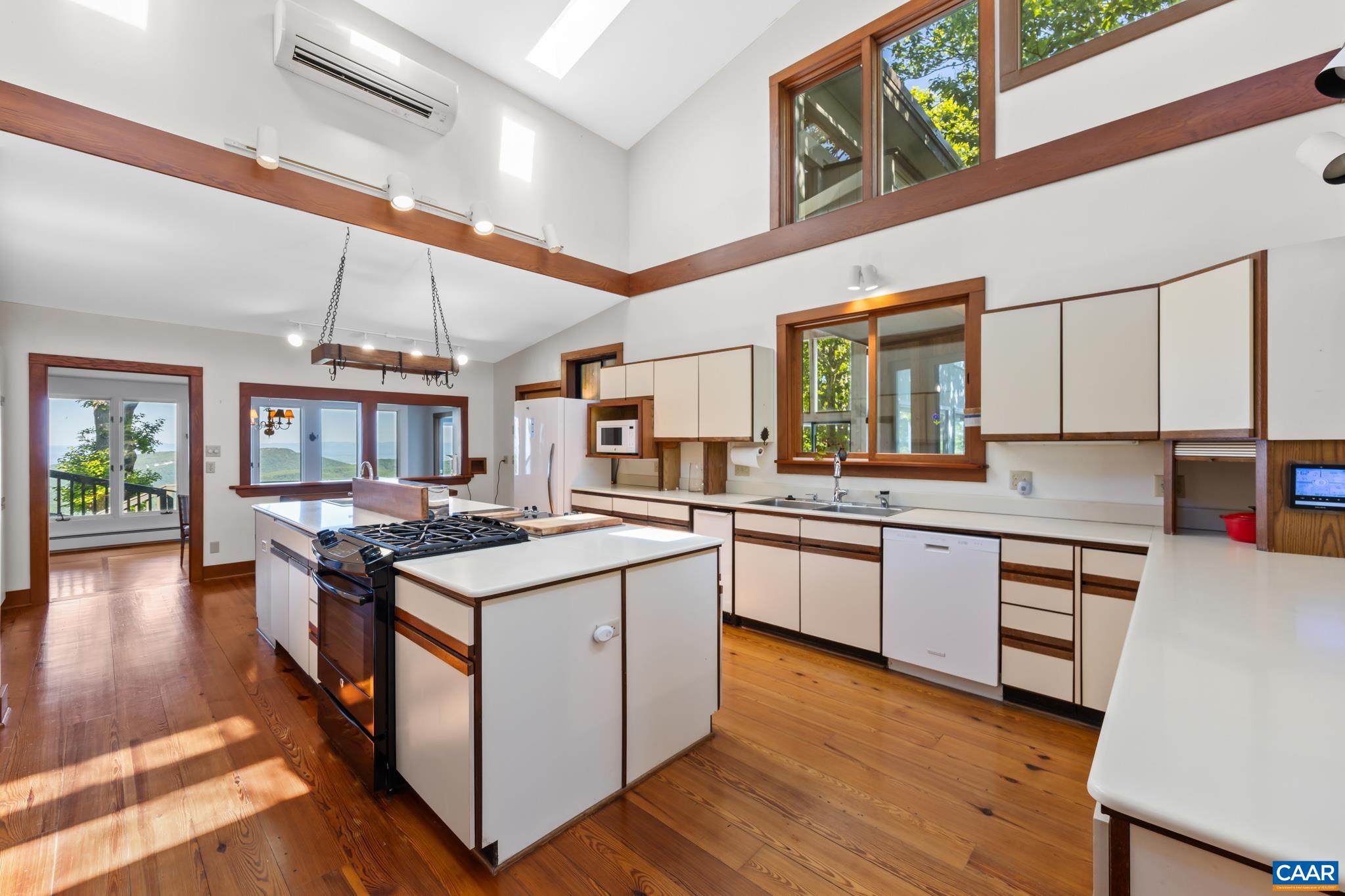 7098 BUCKS ELBOW MOUNTAIN RD, CROZET, Virginia 22932, 4 Bedrooms Bedrooms, ,3 BathroomsBathrooms,Residential,7098 BUCKS ELBOW MOUNTAIN RD,678245 MLS # 678245