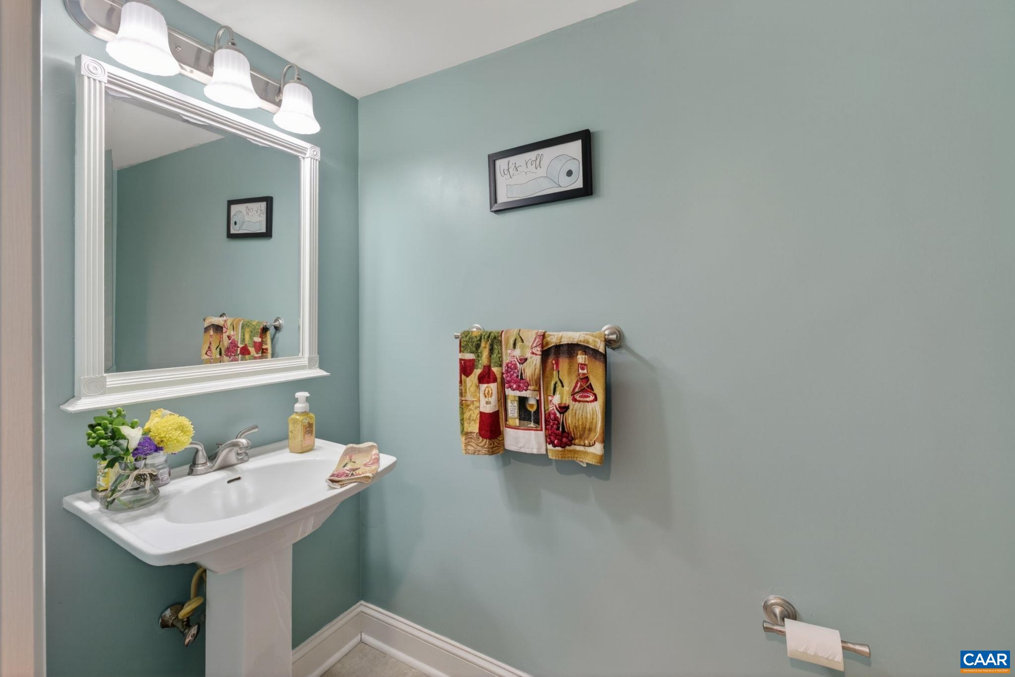 15 GEORGETOWN GREEN, CHARLOTTESVILLE, Virginia 22901, 4 Bedrooms Bedrooms, ,3 BathroomsBathrooms,Residential,15 GEORGETOWN GREEN,678300 MLS # 678300