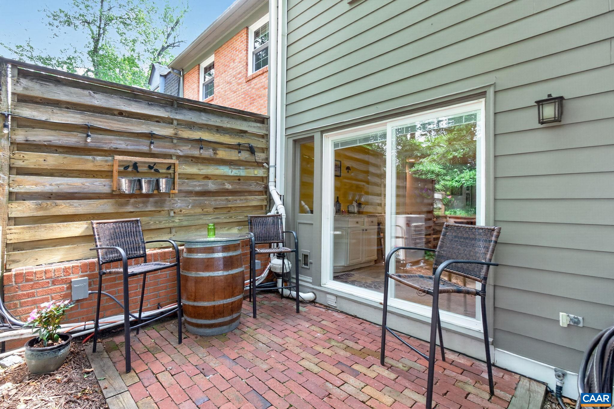 15 GEORGETOWN GREEN, CHARLOTTESVILLE, Virginia 22901, 4 Bedrooms Bedrooms, ,3 BathroomsBathrooms,Residential,15 GEORGETOWN GREEN,678300 MLS # 678300
