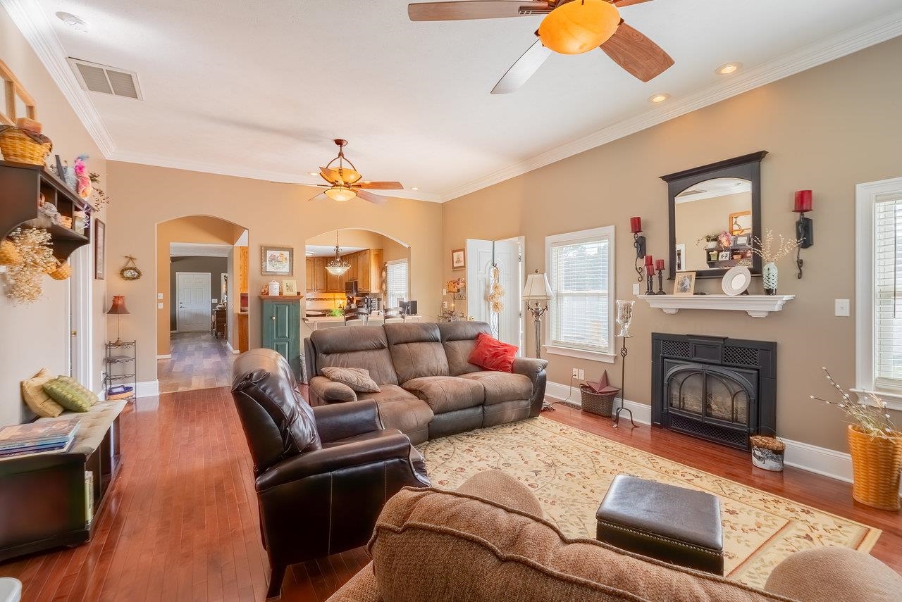3345 REDBUD LN, ROCKINGHAM, Virginia 22801, 5 Bedrooms Bedrooms, ,2 BathroomsBathrooms,Residential,3345 REDBUD LN,678353 MLS # 678353