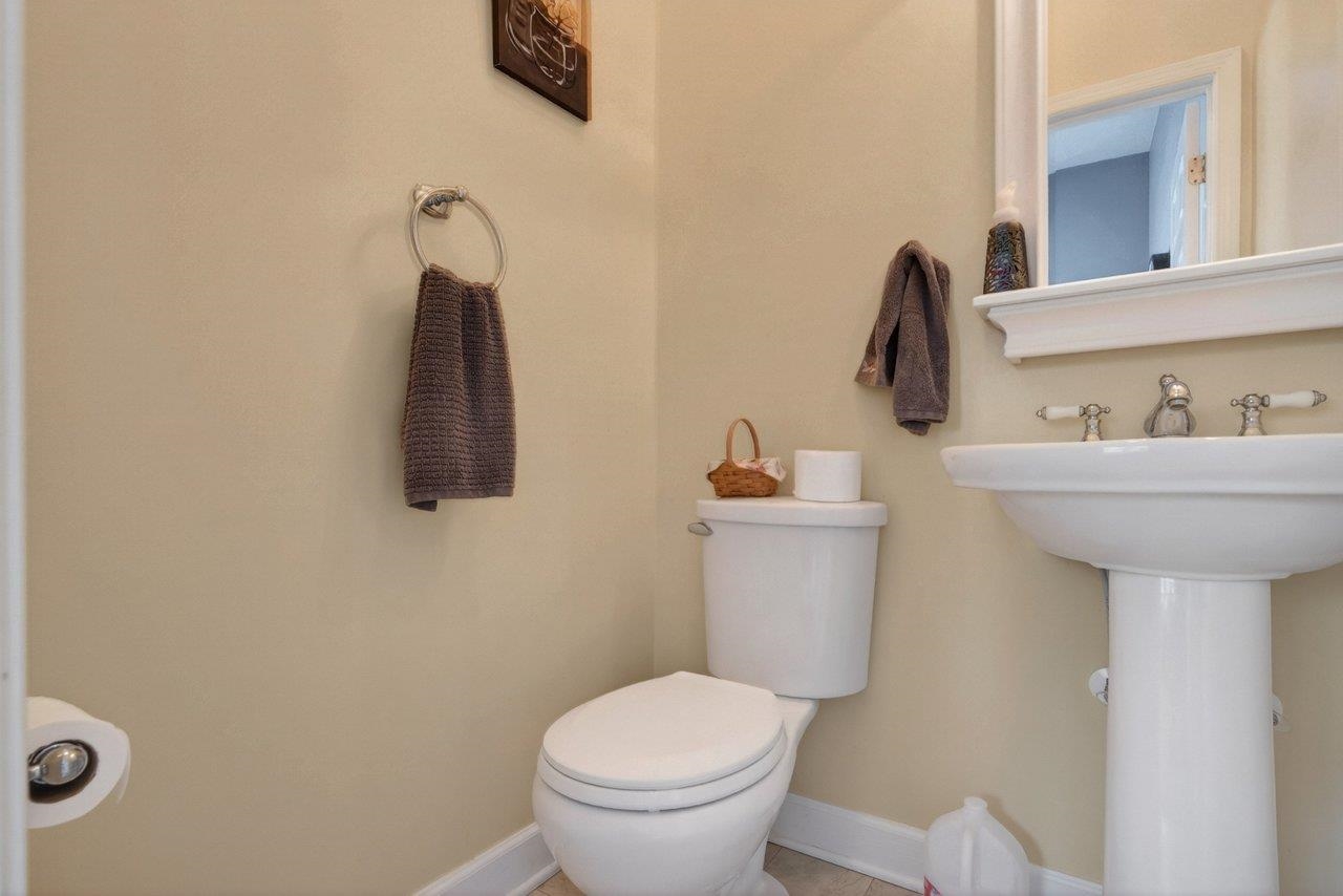 3345 REDBUD LN, ROCKINGHAM, Virginia 22801, 5 Bedrooms Bedrooms, ,2 BathroomsBathrooms,Residential,3345 REDBUD LN,678353 MLS # 678353