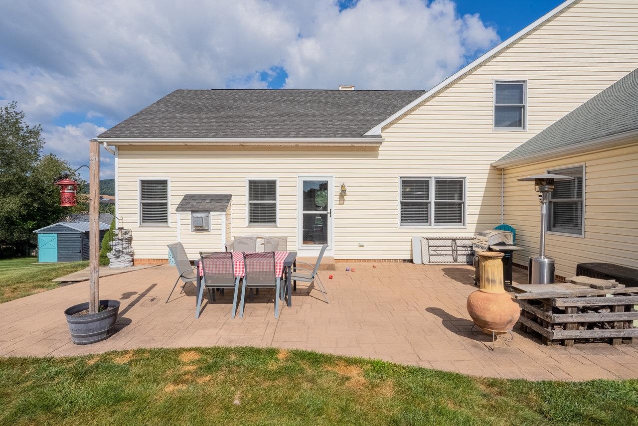3345 REDBUD LN, ROCKINGHAM, Virginia 22801, 5 Bedrooms Bedrooms, ,2 BathroomsBathrooms,Residential,3345 REDBUD LN,678353 MLS # 678353