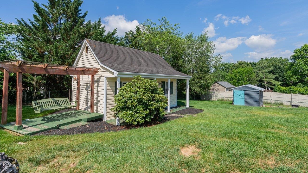 3345 REDBUD LN, ROCKINGHAM, Virginia 22801, 5 Bedrooms Bedrooms, ,2 BathroomsBathrooms,Residential,3345 REDBUD LN,678353 MLS # 678353