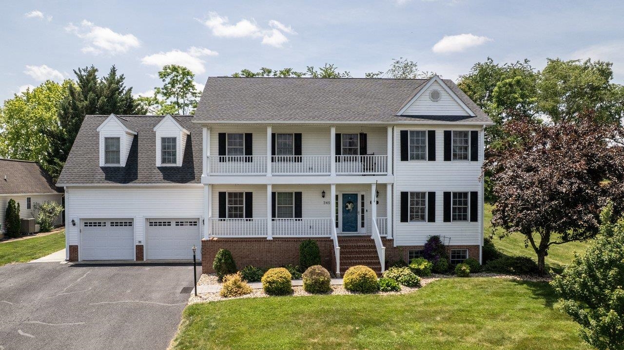 245 NORTHVIEW DR, DAYTON, Virginia 22821, 5 Bedrooms Bedrooms, ,2 BathroomsBathrooms,Residential,245 NORTHVIEW DR,678372 MLS # 678372