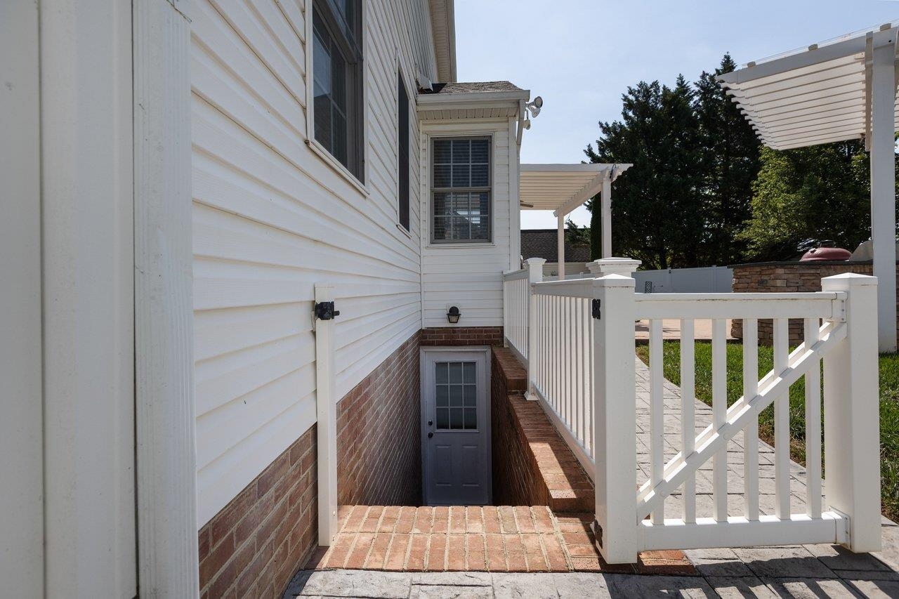 245 NORTHVIEW DR, DAYTON, Virginia 22821, 5 Bedrooms Bedrooms, ,2 BathroomsBathrooms,Residential,245 NORTHVIEW DR,678372 MLS # 678372