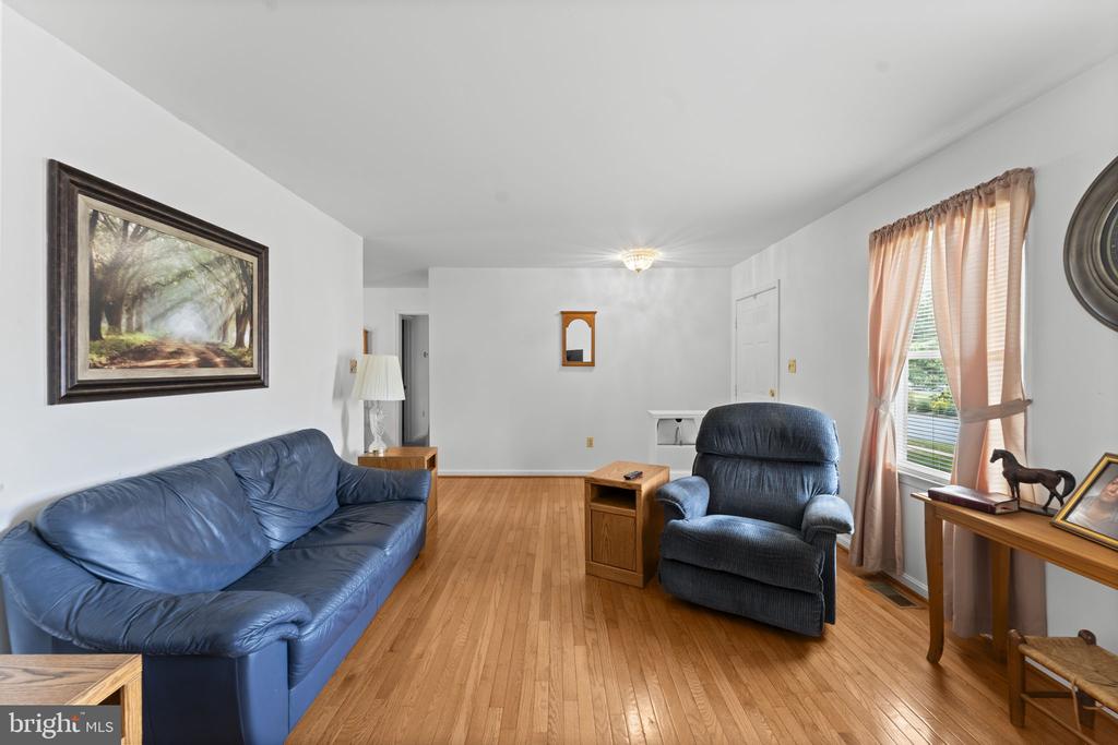 11737 BATTLE RIDGE DR, REMINGTON, Virginia 22734, 3 Bedrooms Bedrooms, ,2 BathroomsBathrooms,Residential,11737 BATTLE RIDGE DR,VAFQ2022502 MLS # VAFQ2022502 11737 BATTLE RIDGE DR, REMINGTON, Virginia 22734, 3 Bedrooms Bedrooms, ,2 BathroomsBathrooms,Residential,11737 BATTLE RIDGE DR,VAFQ2022502 MLS # VAFQ2022502
