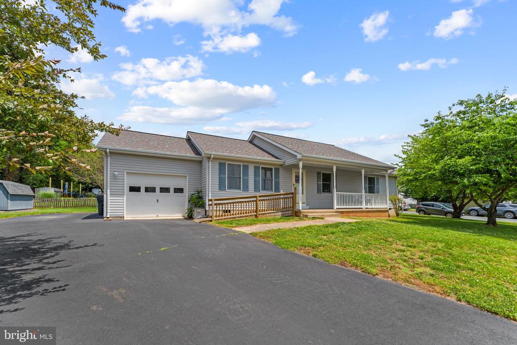 11737 BATTLE RIDGE DR, REMINGTON, Virginia 22734, 3 Bedrooms Bedrooms, ,2 BathroomsBathrooms,Residential,11737 BATTLE RIDGE DR,VAFQ2022502 MLS # VAFQ2022502 11737 BATTLE RIDGE DR, REMINGTON, Virginia 22734, 3 Bedrooms Bedrooms, ,2 BathroomsBathrooms,Residential,11737 BATTLE RIDGE DR,VAFQ2022502 MLS # VAFQ2022502