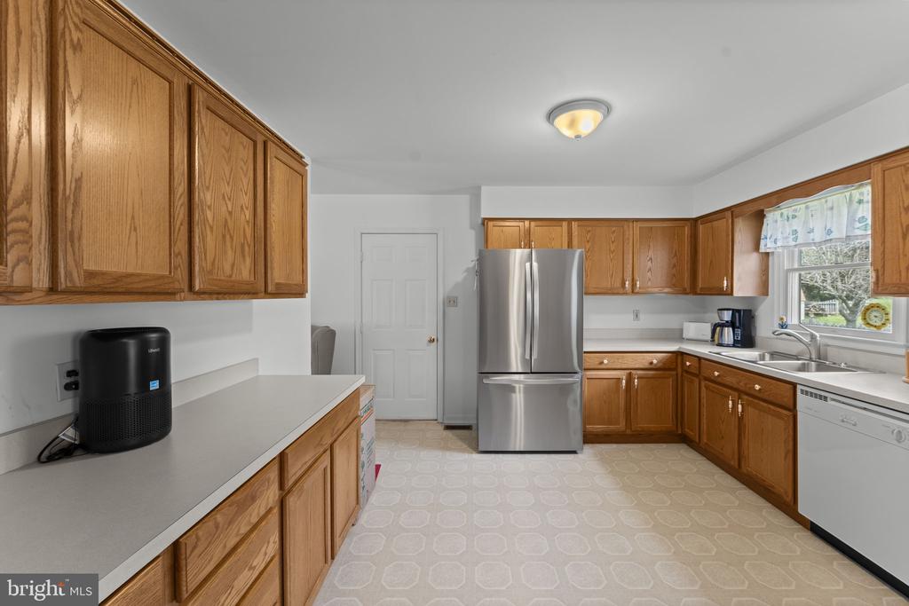 11737 BATTLE RIDGE DR, REMINGTON, Virginia 22734, 3 Bedrooms Bedrooms, ,2 BathroomsBathrooms,Residential,11737 BATTLE RIDGE DR,VAFQ2022502 MLS # VAFQ2022502 11737 BATTLE RIDGE DR, REMINGTON, Virginia 22734, 3 Bedrooms Bedrooms, ,2 BathroomsBathrooms,Residential,11737 BATTLE RIDGE DR,VAFQ2022502 MLS # VAFQ2022502