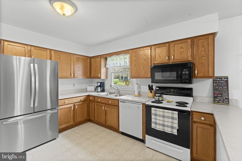 11737 BATTLE RIDGE DR, REMINGTON, Virginia 22734, 3 Bedrooms Bedrooms, ,2 BathroomsBathrooms,Residential,11737 BATTLE RIDGE DR,VAFQ2022502 MLS # VAFQ2022502 11737 BATTLE RIDGE DR, REMINGTON, Virginia 22734, 3 Bedrooms Bedrooms, ,2 BathroomsBathrooms,Residential,11737 BATTLE RIDGE DR,VAFQ2022502 MLS # VAFQ2022502