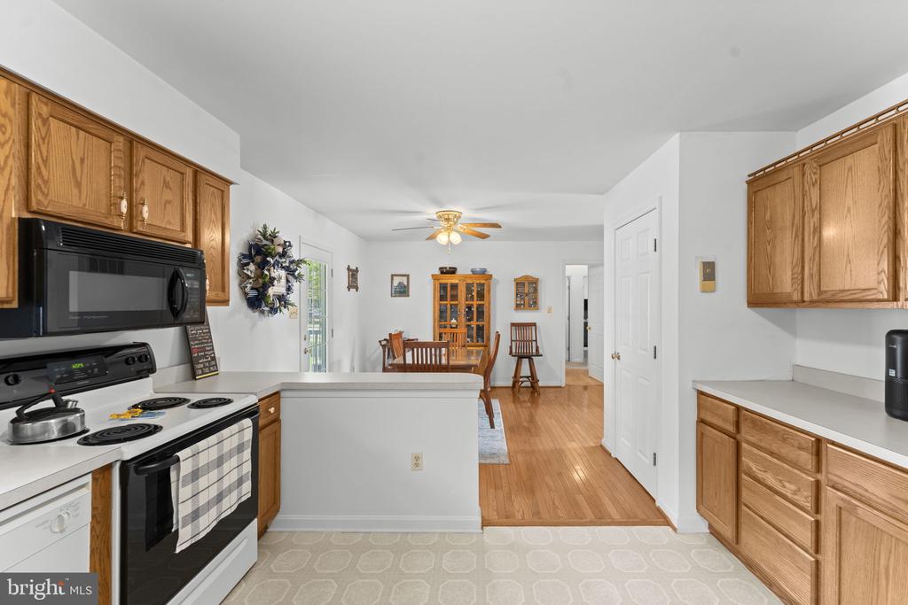 11737 BATTLE RIDGE DR, REMINGTON, Virginia 22734, 3 Bedrooms Bedrooms, ,2 BathroomsBathrooms,Residential,11737 BATTLE RIDGE DR,VAFQ2022502 MLS # VAFQ2022502 11737 BATTLE RIDGE DR, REMINGTON, Virginia 22734, 3 Bedrooms Bedrooms, ,2 BathroomsBathrooms,Residential,11737 BATTLE RIDGE DR,VAFQ2022502 MLS # VAFQ2022502
