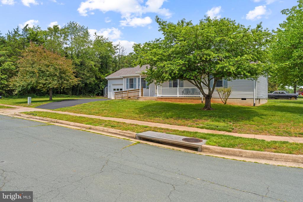 11737 BATTLE RIDGE DR, REMINGTON, Virginia 22734, 3 Bedrooms Bedrooms, ,2 BathroomsBathrooms,Residential,11737 BATTLE RIDGE DR,VAFQ2022502 MLS # VAFQ2022502 11737 BATTLE RIDGE DR, REMINGTON, Virginia 22734, 3 Bedrooms Bedrooms, ,2 BathroomsBathrooms,Residential,11737 BATTLE RIDGE DR,VAFQ2022502 MLS # VAFQ2022502