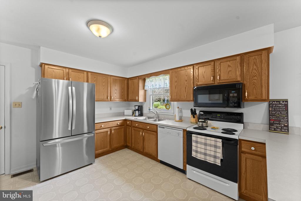 11737 BATTLE RIDGE DR, REMINGTON, Virginia 22734, 3 Bedrooms Bedrooms, ,2 BathroomsBathrooms,Residential,11737 BATTLE RIDGE DR,VAFQ2022502 MLS # VAFQ2022502 11737 BATTLE RIDGE DR, REMINGTON, Virginia 22734, 3 Bedrooms Bedrooms, ,2 BathroomsBathrooms,Residential,11737 BATTLE RIDGE DR,VAFQ2022502 MLS # VAFQ2022502