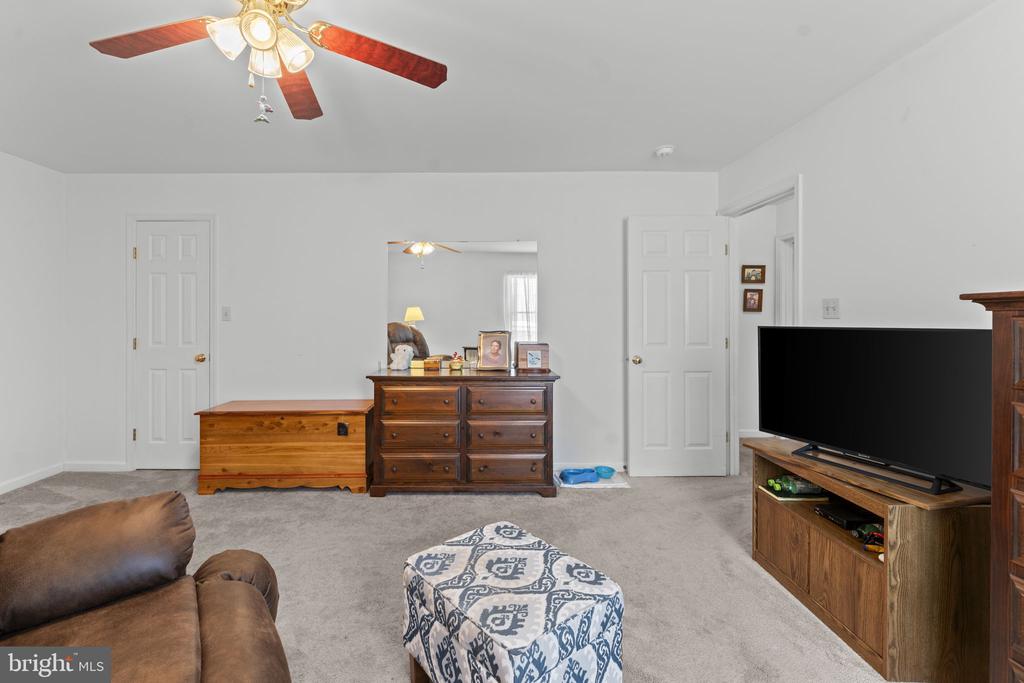 11737 BATTLE RIDGE DR, REMINGTON, Virginia 22734, 3 Bedrooms Bedrooms, ,2 BathroomsBathrooms,Residential,11737 BATTLE RIDGE DR,VAFQ2022502 MLS # VAFQ2022502 11737 BATTLE RIDGE DR, REMINGTON, Virginia 22734, 3 Bedrooms Bedrooms, ,2 BathroomsBathrooms,Residential,11737 BATTLE RIDGE DR,VAFQ2022502 MLS # VAFQ2022502
