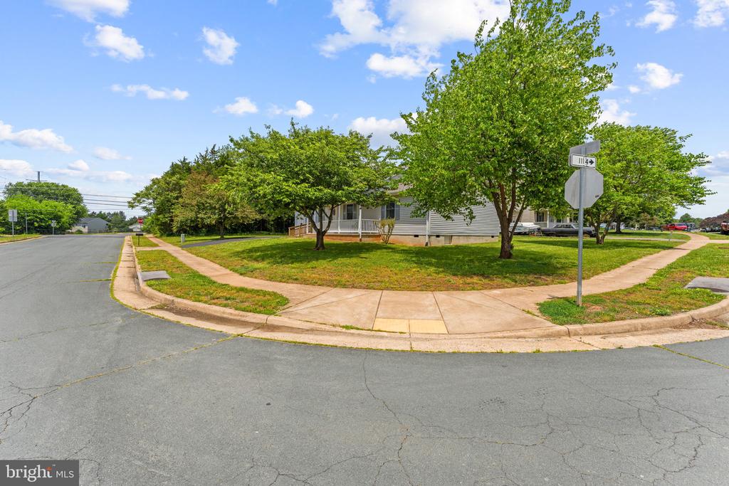 11737 BATTLE RIDGE DR, REMINGTON, Virginia 22734, 3 Bedrooms Bedrooms, ,2 BathroomsBathrooms,Residential,11737 BATTLE RIDGE DR,VAFQ2022502 MLS # VAFQ2022502 11737 BATTLE RIDGE DR, REMINGTON, Virginia 22734, 3 Bedrooms Bedrooms, ,2 BathroomsBathrooms,Residential,11737 BATTLE RIDGE DR,VAFQ2022502 MLS # VAFQ2022502