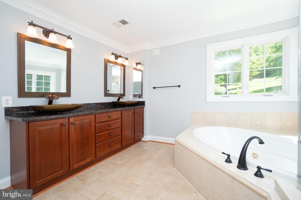 7165 DUDIE RD, MARSHALL, Virginia 20115, 4 Bedrooms Bedrooms, ,4 BathroomsBathrooms,Residential,7165 DUDIE RD,VAFQ2022512 MLS # VAFQ2022512 7165 DUDIE RD, MARSHALL, Virginia 20115, 4 Bedrooms Bedrooms, ,4 BathroomsBathrooms,Residential,7165 DUDIE RD,VAFQ2022512 MLS # VAFQ2022512