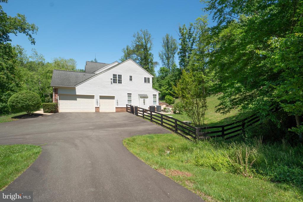 7165 DUDIE RD, MARSHALL, Virginia 20115, 4 Bedrooms Bedrooms, ,4 BathroomsBathrooms,Residential,7165 DUDIE RD,VAFQ2022512 MLS # VAFQ2022512 7165 DUDIE RD, MARSHALL, Virginia 20115, 4 Bedrooms Bedrooms, ,4 BathroomsBathrooms,Residential,7165 DUDIE RD,VAFQ2022512 MLS # VAFQ2022512