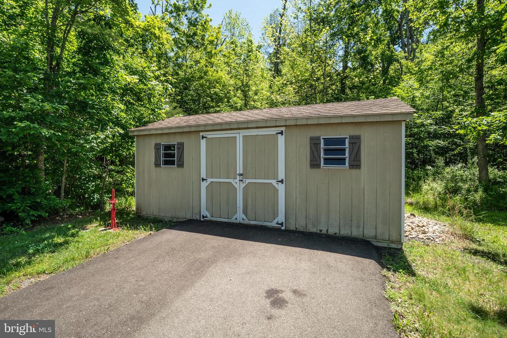 7165 DUDIE RD, MARSHALL, Virginia 20115, 4 Bedrooms Bedrooms, ,4 BathroomsBathrooms,Residential,7165 DUDIE RD,VAFQ2022512 MLS # VAFQ2022512 7165 DUDIE RD, MARSHALL, Virginia 20115, 4 Bedrooms Bedrooms, ,4 BathroomsBathrooms,Residential,7165 DUDIE RD,VAFQ2022512 MLS # VAFQ2022512