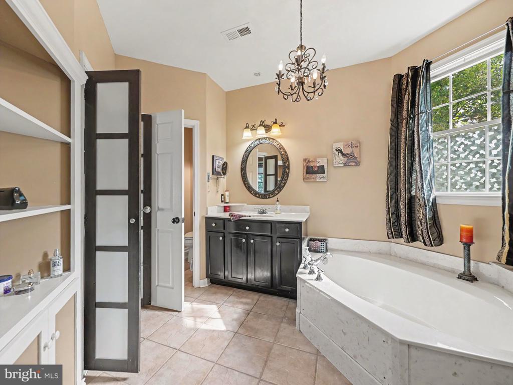 3226 CAVALRY RIDGE CT, FREDERICKSBURG, Virginia 22408, 3 Bedrooms Bedrooms, ,2 BathroomsBathrooms,Residential,3226 CAVALRY RIDGE CT,VASP2042874 MLS # VASP2042874