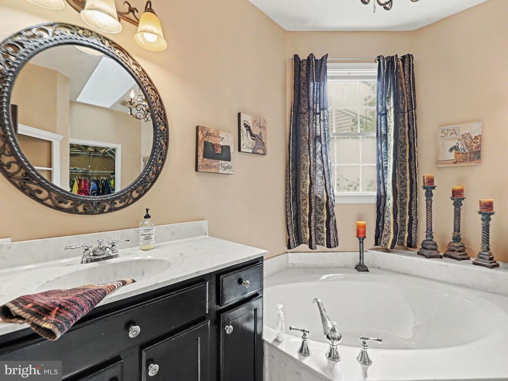 3226 CAVALRY RIDGE CT, FREDERICKSBURG, Virginia 22408, 3 Bedrooms Bedrooms, ,2 BathroomsBathrooms,Residential,3226 CAVALRY RIDGE CT,VASP2042874 MLS # VASP2042874