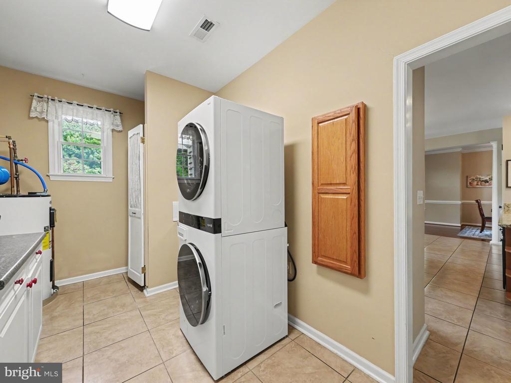 3226 CAVALRY RIDGE CT, FREDERICKSBURG, Virginia 22408, 3 Bedrooms Bedrooms, ,2 BathroomsBathrooms,Residential,3226 CAVALRY RIDGE CT,VASP2042874 MLS # VASP2042874