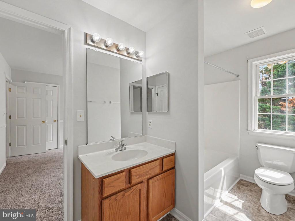 11402 SILVERLEAF LN, FREDERICKSBURG, Virginia 22407, 4 Bedrooms Bedrooms, ,2 BathroomsBathrooms,Residential,11402 SILVERLEAF LN,VASP2042742 MLS # VASP2042742 11402 SILVERLEAF LN, FREDERICKSBURG, Virginia 22407, 4 Bedrooms Bedrooms, ,2 BathroomsBathrooms,Residential,11402 SILVERLEAF LN,VASP2042742 MLS # VASP2042742