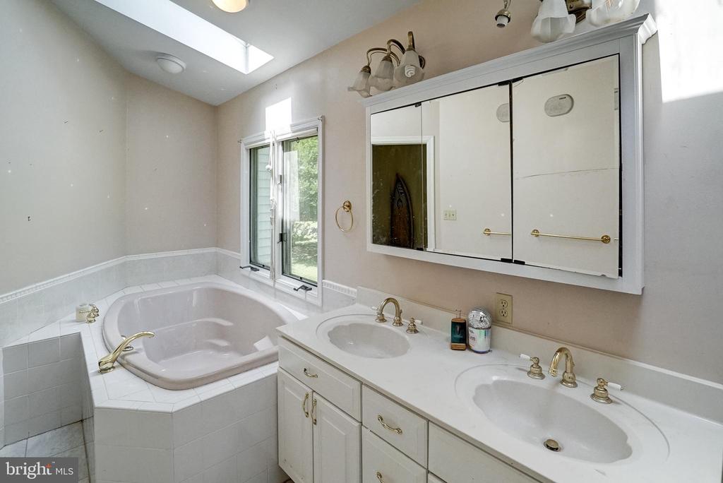 5275 NEW LINE RD, GUM SPRING, Virginia 23065, 3 Bedrooms Bedrooms, ,3 BathroomsBathrooms,Residential,5275 NEW LINE RD,VALA2009998 MLS # VALA2009998 5275 NEW LINE RD, GUM SPRING, Virginia 23065, 3 Bedrooms Bedrooms, ,3 BathroomsBathrooms,Residential,5275 NEW LINE RD,VALA2009998 MLS # VALA2009998
