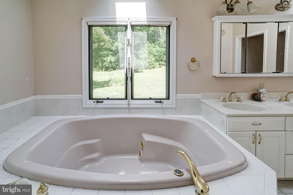 5275 NEW LINE RD, GUM SPRING, Virginia 23065, 3 Bedrooms Bedrooms, ,3 BathroomsBathrooms,Residential,5275 NEW LINE RD,VALA2009998 MLS # VALA2009998 5275 NEW LINE RD, GUM SPRING, Virginia 23065, 3 Bedrooms Bedrooms, ,3 BathroomsBathrooms,Residential,5275 NEW LINE RD,VALA2009998 MLS # VALA2009998