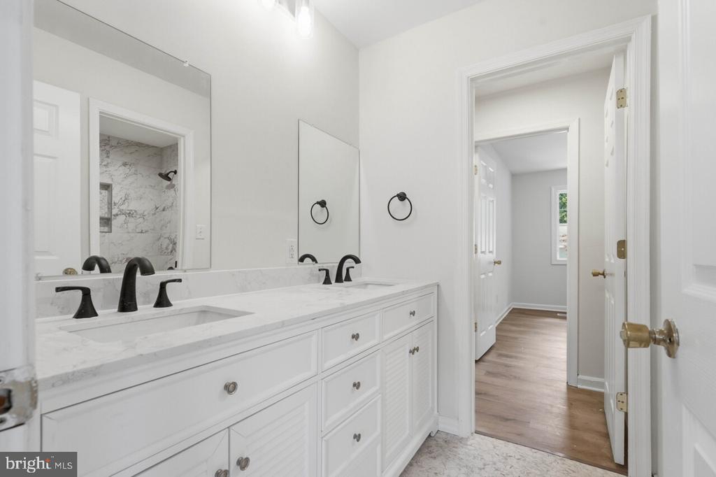 5 WOODLAKE DR, CHARLOTTESVILLE, Virginia 22901, 3 Bedrooms Bedrooms, ,1 BathroomBathrooms,Residential,5 WOODLAKE DR,VAAB2001250 MLS # VAAB2001250