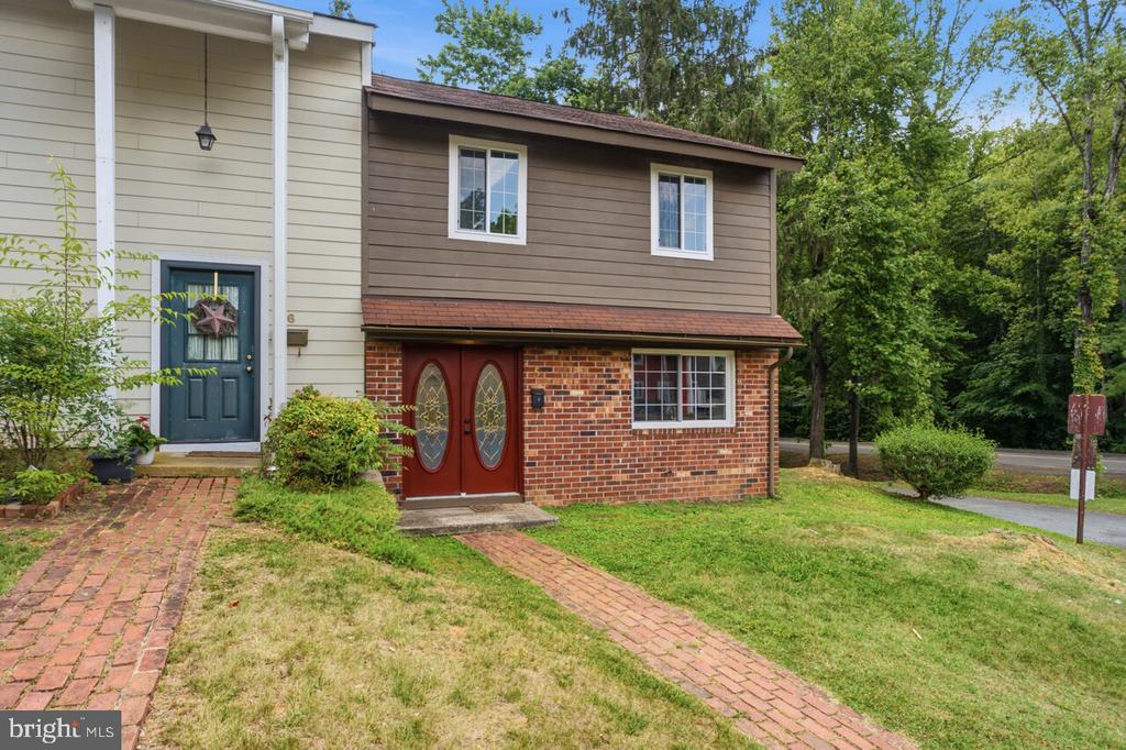 5 WOODLAKE DR, CHARLOTTESVILLE, Virginia 22901, 3 Bedrooms Bedrooms, ,1 BathroomBathrooms,Residential,5 WOODLAKE DR,VAAB2001250 MLS # VAAB2001250