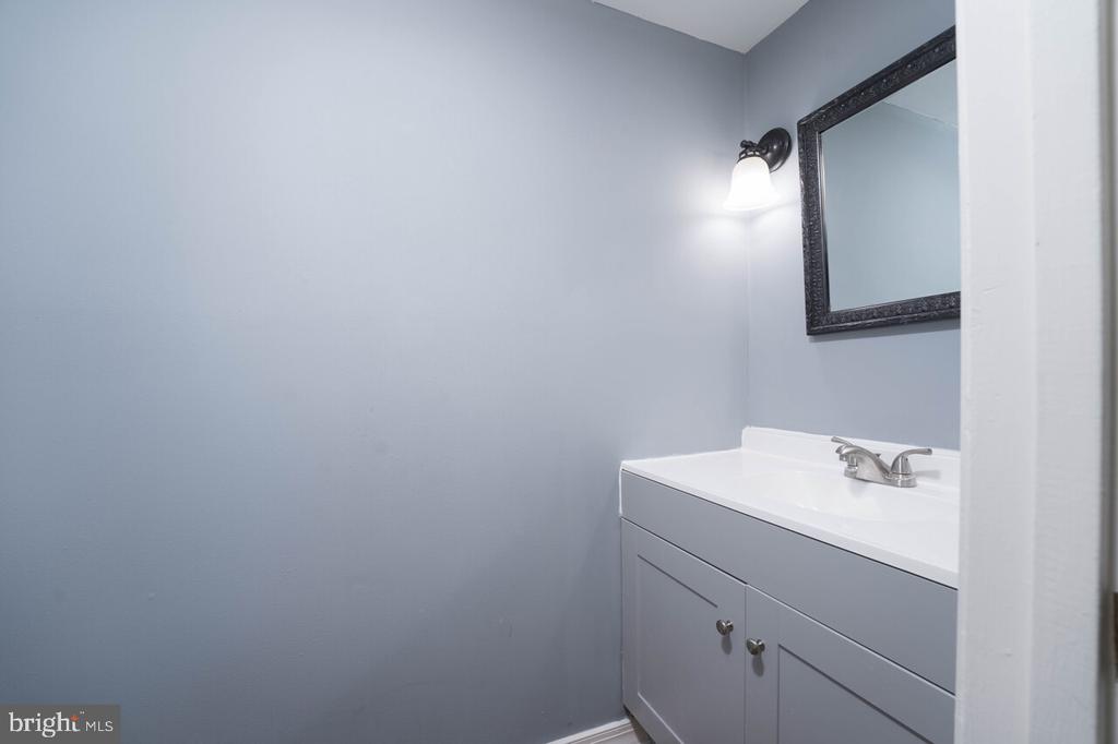 5 WOODLAKE DR, CHARLOTTESVILLE, Virginia 22901, 3 Bedrooms Bedrooms, ,1 BathroomBathrooms,Residential,5 WOODLAKE DR,VAAB2001250 MLS # VAAB2001250