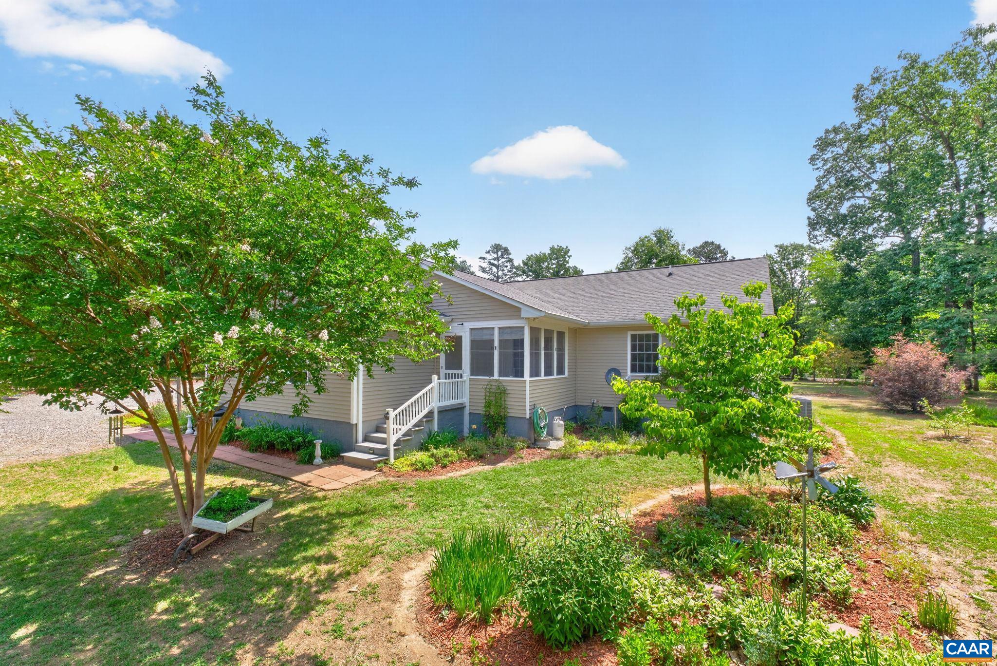 3219 S SPOTSWOOD TRL, LOUISA, Virginia 23093, 3 Bedrooms Bedrooms, ,2 BathroomsBathrooms,Residential,3219 S SPOTSWOOD TRL,678404 MLS # 678404 3219 S SPOTSWOOD TRL, LOUISA, Virginia 23093, 3 Bedrooms Bedrooms, ,2 BathroomsBathrooms,Residential,3219 S SPOTSWOOD TRL,678404 MLS # 678404
