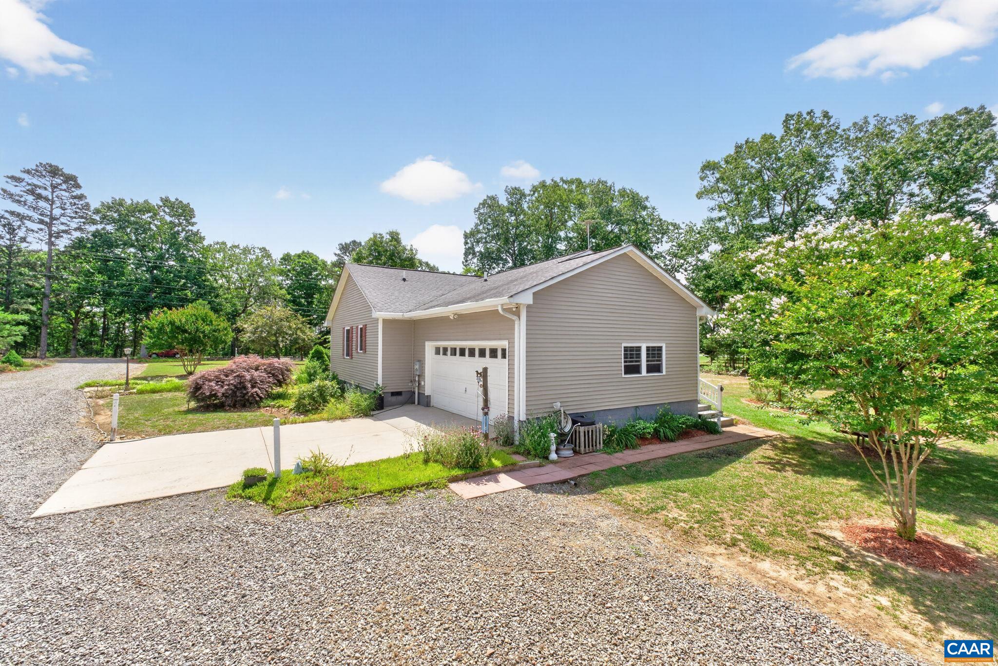 3219 S SPOTSWOOD TRL, LOUISA, Virginia 23093, 3 Bedrooms Bedrooms, ,2 BathroomsBathrooms,Residential,3219 S SPOTSWOOD TRL,678404 MLS # 678404 3219 S SPOTSWOOD TRL, LOUISA, Virginia 23093, 3 Bedrooms Bedrooms, ,2 BathroomsBathrooms,Residential,3219 S SPOTSWOOD TRL,678404 MLS # 678404