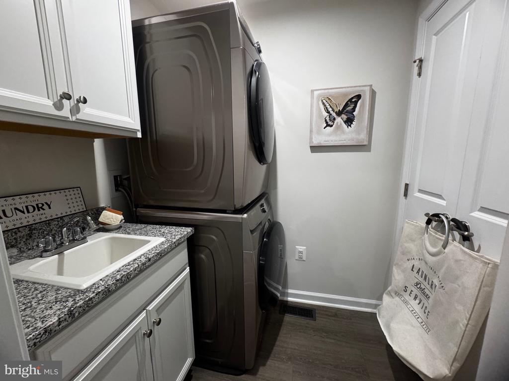 7911 INDEPENDENCE DR, SPOTSYLVANIA, Virginia 22553, 3 Bedrooms Bedrooms, ,2 BathroomsBathrooms,Residential,7911 INDEPENDENCE DR,VASP2042686 MLS # VASP2042686 7911 INDEPENDENCE DR, SPOTSYLVANIA, Virginia 22553, 3 Bedrooms Bedrooms, ,2 BathroomsBathrooms,Residential,7911 INDEPENDENCE DR,VASP2042686 MLS # VASP2042686