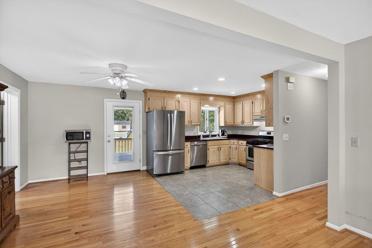 215 FOREST DR, STUARTS DRAFT, Virginia 24477, 6 Bedrooms Bedrooms, ,4 BathroomsBathrooms,Residential,215 FOREST DR,678302 MLS # 678302