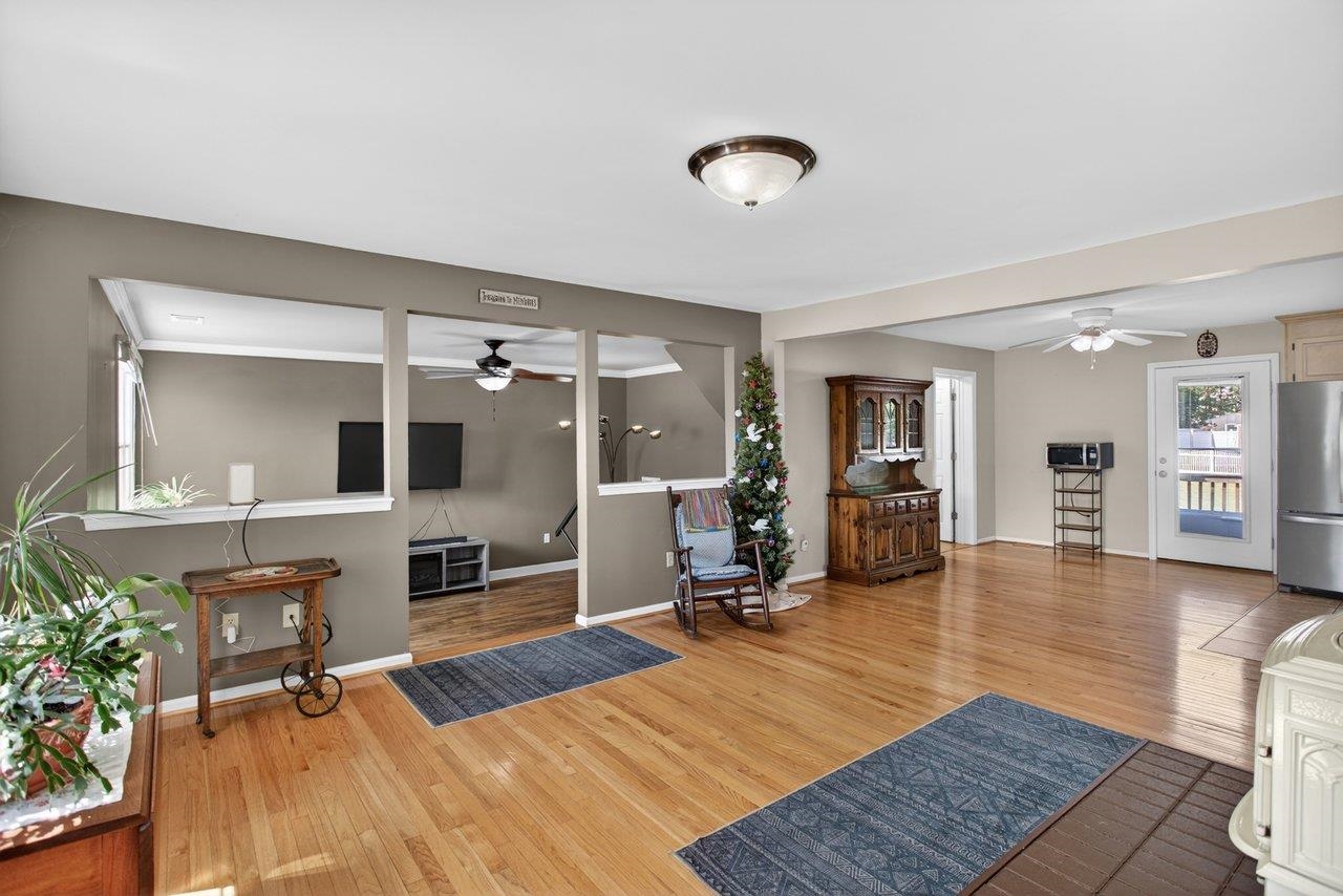 215 FOREST DR, STUARTS DRAFT, Virginia 24477, 6 Bedrooms Bedrooms, ,4 BathroomsBathrooms,Residential,215 FOREST DR,678302 MLS # 678302