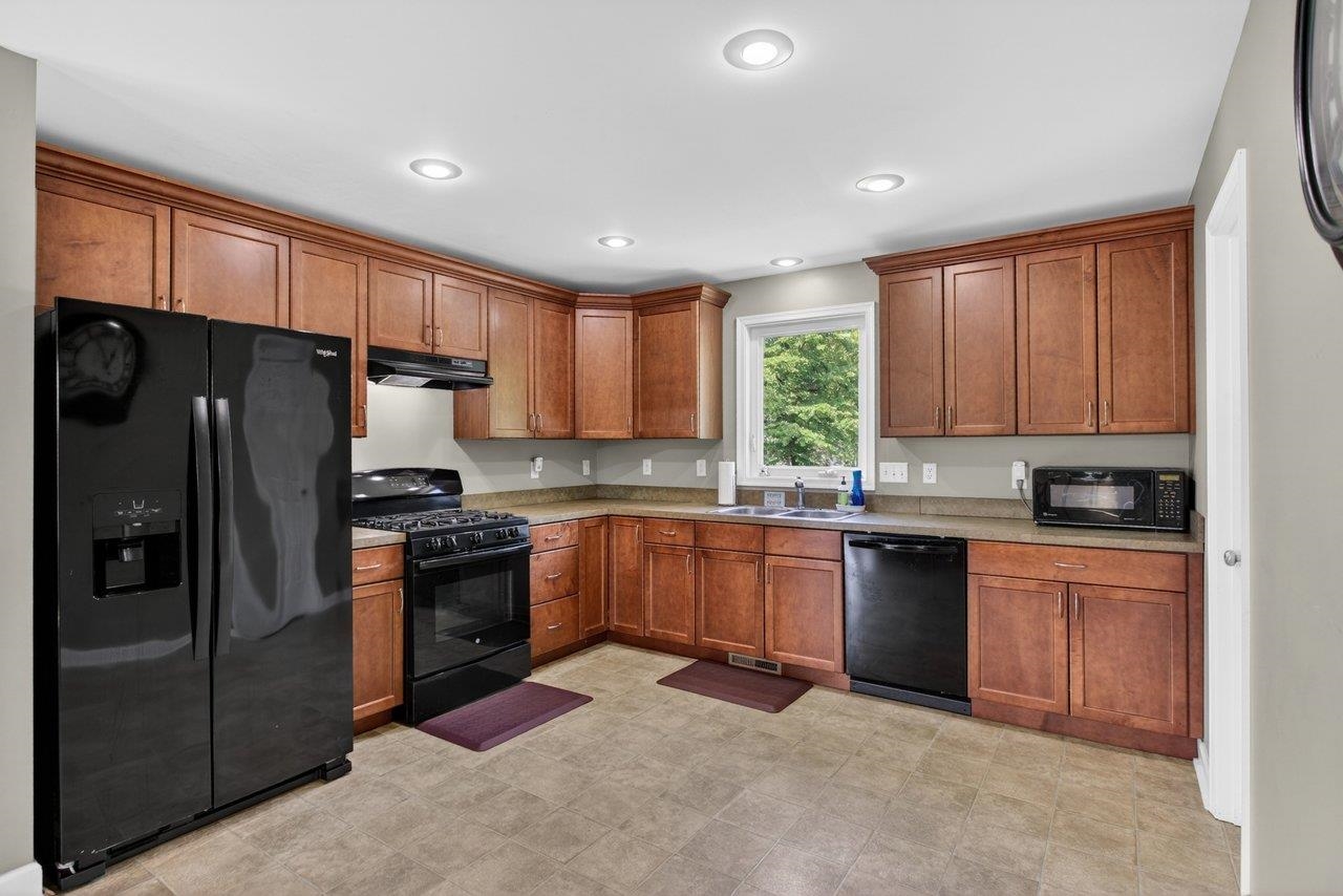 215 FOREST DR, STUARTS DRAFT, Virginia 24477, 6 Bedrooms Bedrooms, ,4 BathroomsBathrooms,Residential,215 FOREST DR,678302 MLS # 678302