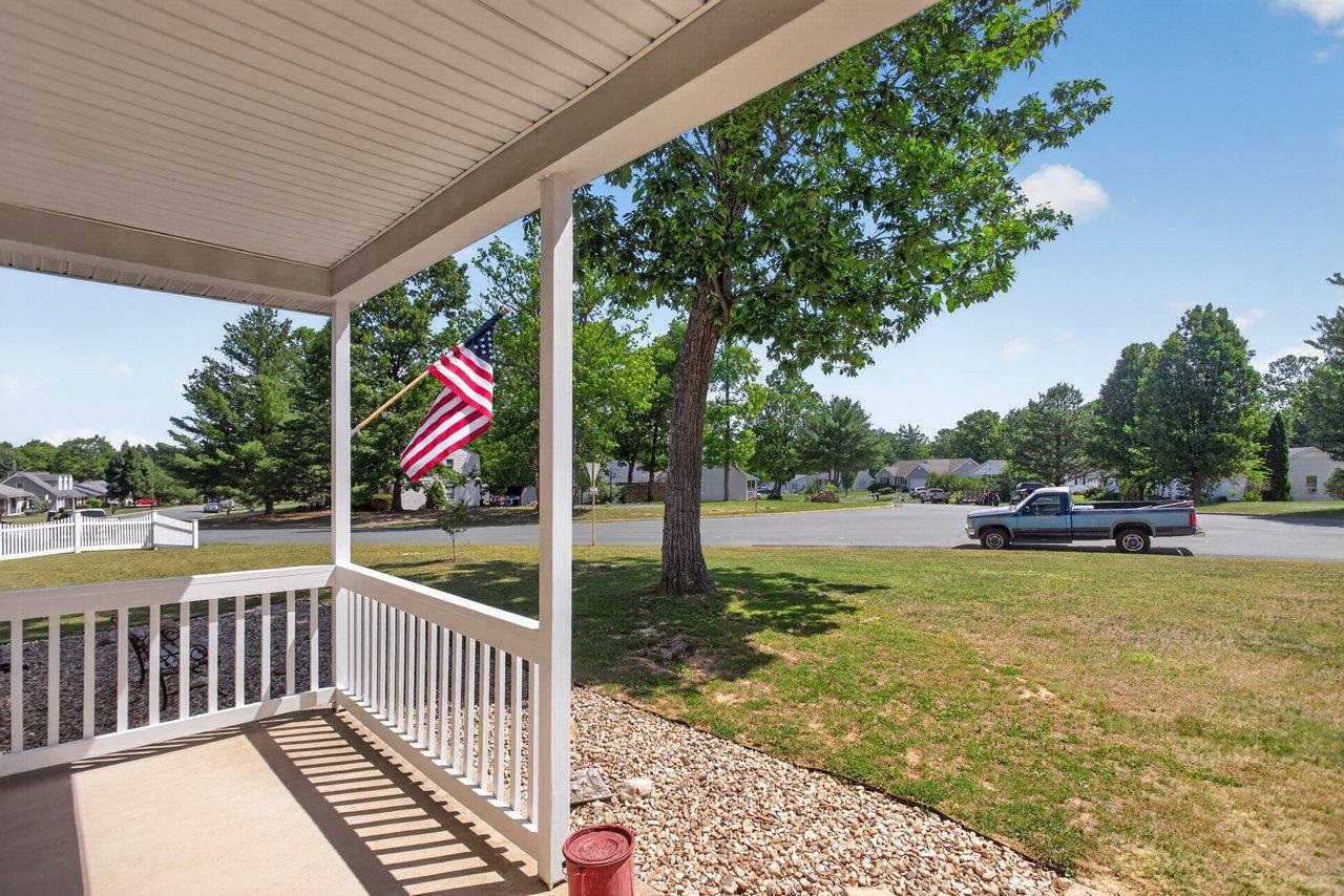 215 FOREST DR, STUARTS DRAFT, Virginia 24477, 6 Bedrooms Bedrooms, ,4 BathroomsBathrooms,Residential,215 FOREST DR,678302 MLS # 678302