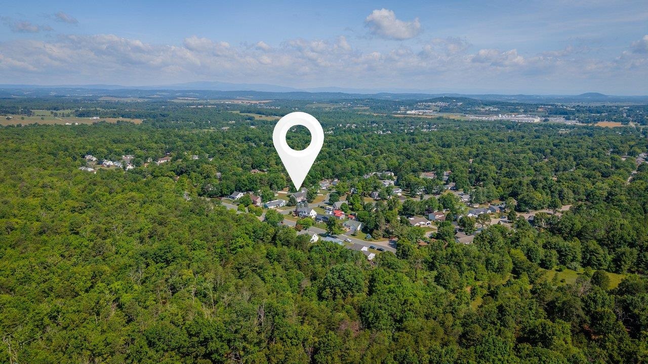 215 FOREST DR, STUARTS DRAFT, Virginia 24477, 6 Bedrooms Bedrooms, ,4 BathroomsBathrooms,Residential,215 FOREST DR,678302 MLS # 678302