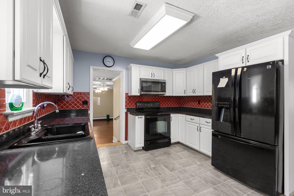 11521 ORANGE PLANK RD, LOCUST GROVE, Virginia 22508, 3 Bedrooms Bedrooms, ,2 BathroomsBathrooms,Residential,11521 ORANGE PLANK RD,VASP2041958 MLS # VASP2041958