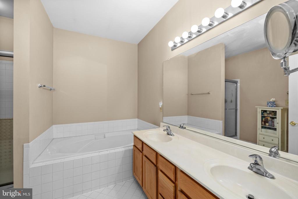 11208 SILVERSMITH LN, FREDERICKSBURG, Virginia 22407, 2 Bedrooms Bedrooms, ,2 BathroomsBathrooms,Residential,11208 SILVERSMITH LN,VASP2042688 MLS # VASP2042688