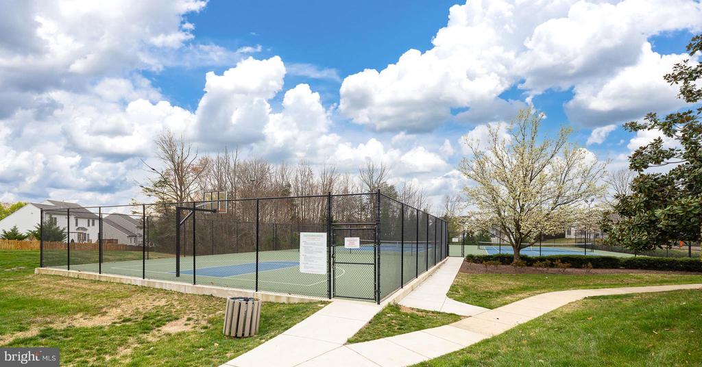 11208 SILVERSMITH LN, FREDERICKSBURG, Virginia 22407, 2 Bedrooms Bedrooms, ,2 BathroomsBathrooms,Residential,11208 SILVERSMITH LN,VASP2042688 MLS # VASP2042688