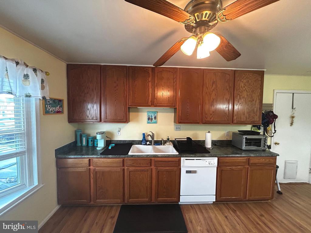 1409 N THOMAS WAY, CULPEPER, Virginia 22701, 3 Bedrooms Bedrooms, ,2 BathroomsBathrooms,Residential,1409 N THOMAS WAY,VACU2014058 MLS # VACU2014058 1409 N THOMAS WAY, CULPEPER, Virginia 22701, 3 Bedrooms Bedrooms, ,2 BathroomsBathrooms,Residential,1409 N THOMAS WAY,VACU2014058 MLS # VACU2014058