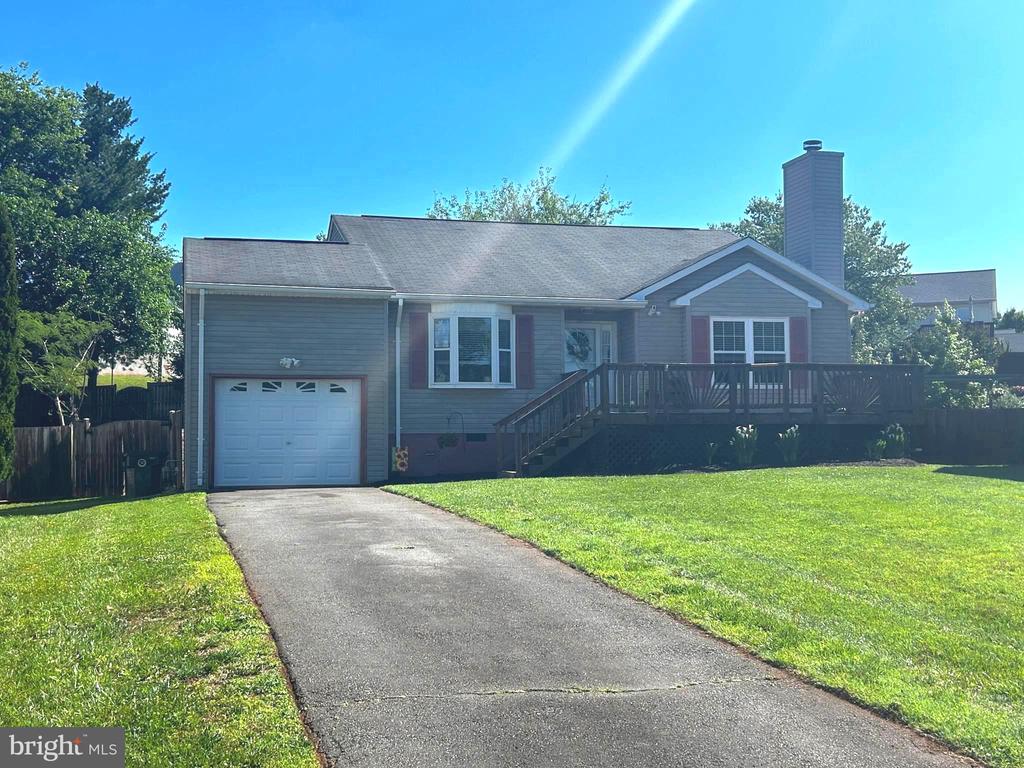 1409 N THOMAS WAY, CULPEPER, Virginia 22701, 3 Bedrooms Bedrooms, ,2 BathroomsBathrooms,Residential,1409 N THOMAS WAY,VACU2014058 MLS # VACU2014058 1409 N THOMAS WAY, CULPEPER, Virginia 22701, 3 Bedrooms Bedrooms, ,2 BathroomsBathrooms,Residential,1409 N THOMAS WAY,VACU2014058 MLS # VACU2014058