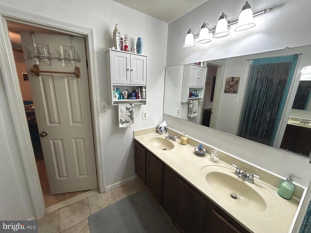 1409 N THOMAS WAY, CULPEPER, Virginia 22701, 3 Bedrooms Bedrooms, ,2 BathroomsBathrooms,Residential,1409 N THOMAS WAY,VACU2014058 MLS # VACU2014058 1409 N THOMAS WAY, CULPEPER, Virginia 22701, 3 Bedrooms Bedrooms, ,2 BathroomsBathrooms,Residential,1409 N THOMAS WAY,VACU2014058 MLS # VACU2014058