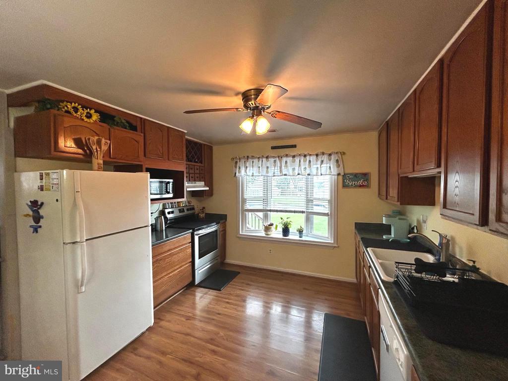 1409 N THOMAS WAY, CULPEPER, Virginia 22701, 3 Bedrooms Bedrooms, ,2 BathroomsBathrooms,Residential,1409 N THOMAS WAY,VACU2014058 MLS # VACU2014058 1409 N THOMAS WAY, CULPEPER, Virginia 22701, 3 Bedrooms Bedrooms, ,2 BathroomsBathrooms,Residential,1409 N THOMAS WAY,VACU2014058 MLS # VACU2014058