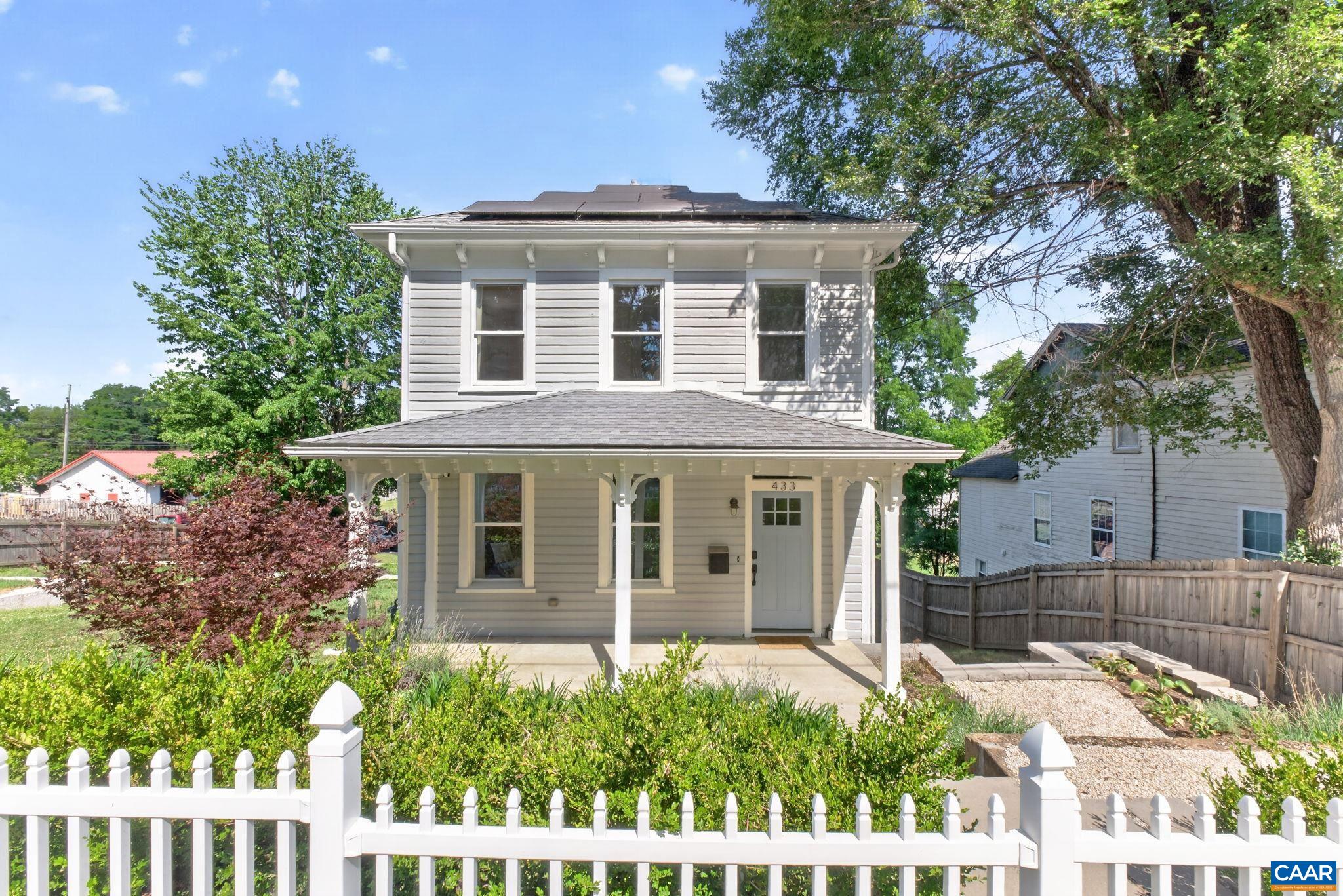 433 N WINCHESTER AVE, WAYNESBORO, Virginia 22980, 3 Bedrooms Bedrooms, ,2 BathroomsBathrooms,Residential,433 N WINCHESTER AVE,678424 MLS # 678424