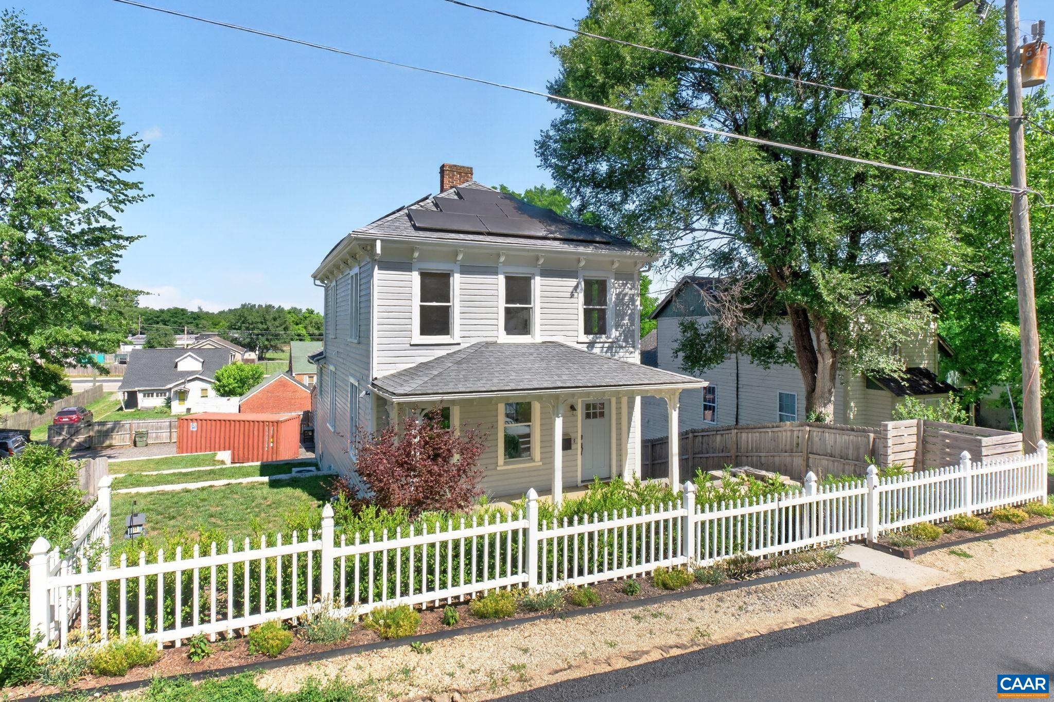 433 N WINCHESTER AVE, WAYNESBORO, Virginia 22980, 3 Bedrooms Bedrooms, ,2 BathroomsBathrooms,Residential,433 N WINCHESTER AVE,678424 MLS # 678424 433 N WINCHESTER AVE, WAYNESBORO, Virginia 22980, 3 Bedrooms Bedrooms, ,2 BathroomsBathrooms,Residential,433 N WINCHESTER AVE,678424 MLS # 678424